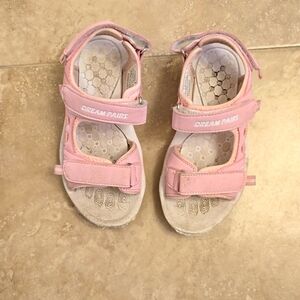 Dream Pairs sandals.